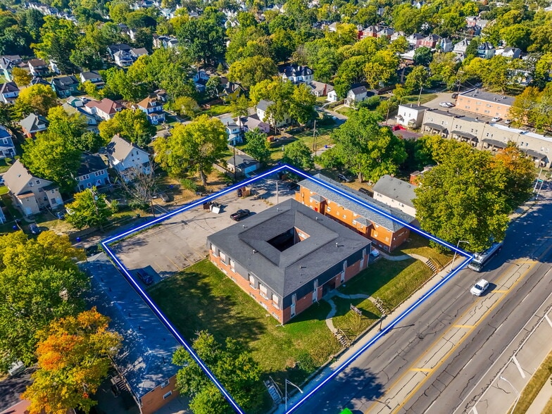 2031-2033 W Broad St, Columbus, OH for sale - Building Photo - Image 2 of 6