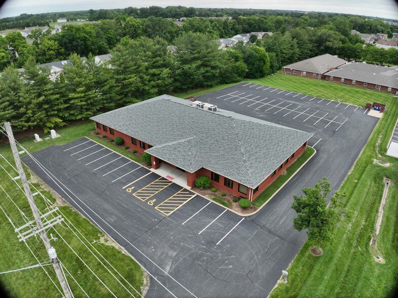 5050 Old Collinsville Rd, Swansea, IL à vendre - Communauté Matterport - Image 3 de 23