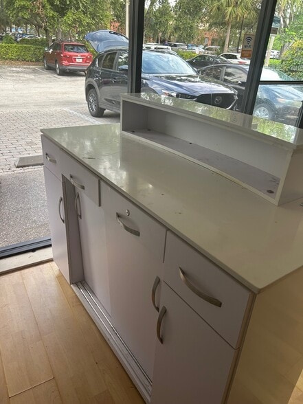 195 S Westmonte Dr, Altamonte Springs, FL for lease - Interior Photo - Image 3 of 12