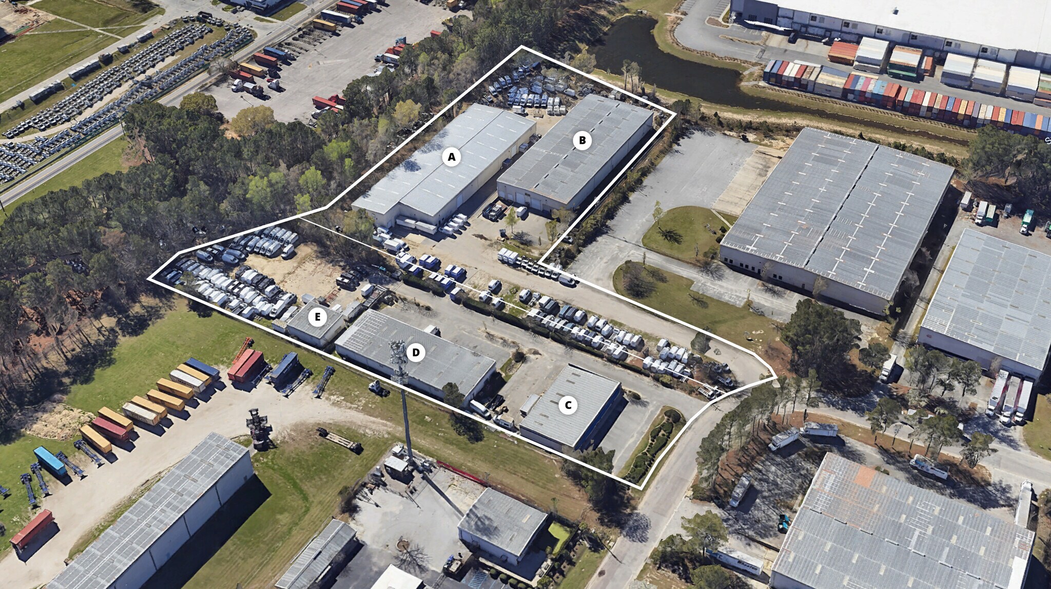 Benchmark Portfolio portefeuille de 5 propriétés à vendre sur LoopNet.ca Photo du bâtiment- Image 1 de 16