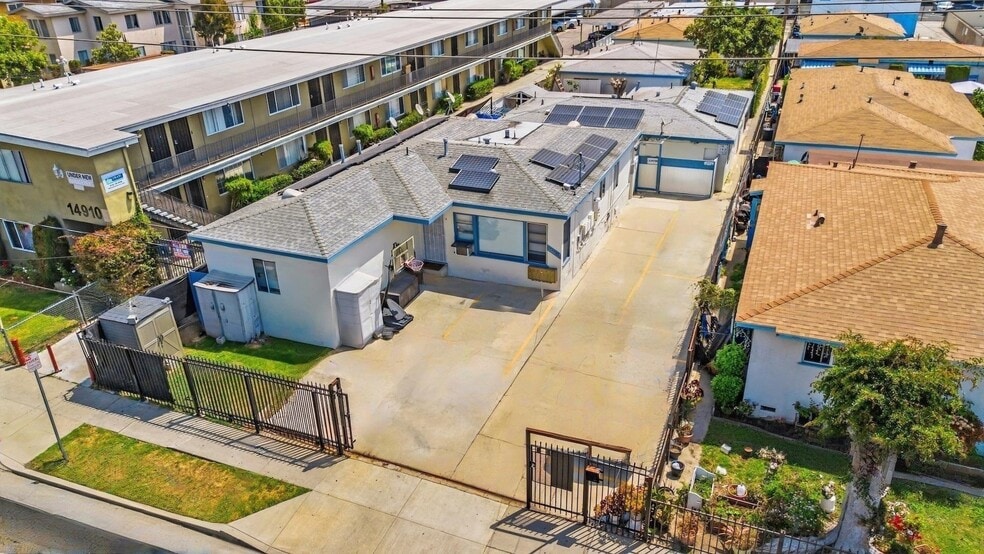 14916-14920 Chadron Ave, Gardena, CA for sale - Building Photo - Image 1 of 20