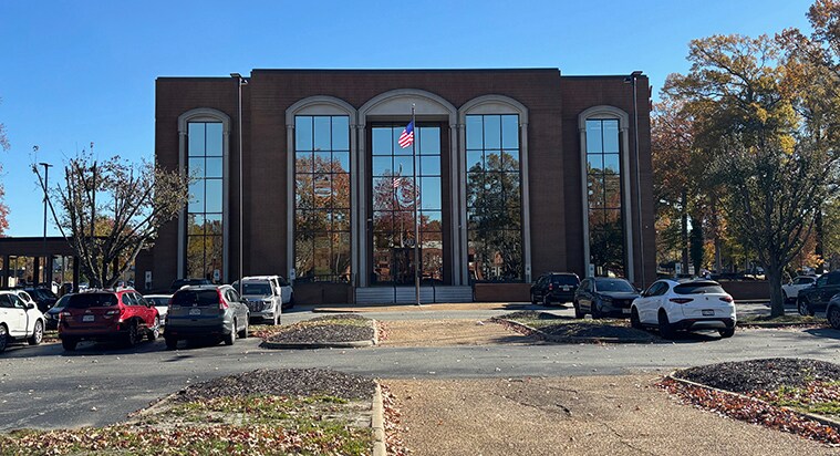 600 Thimble Shoals Blvd, Newport News, VA à vendre - Photo du bâtiment - Image 2 de 6