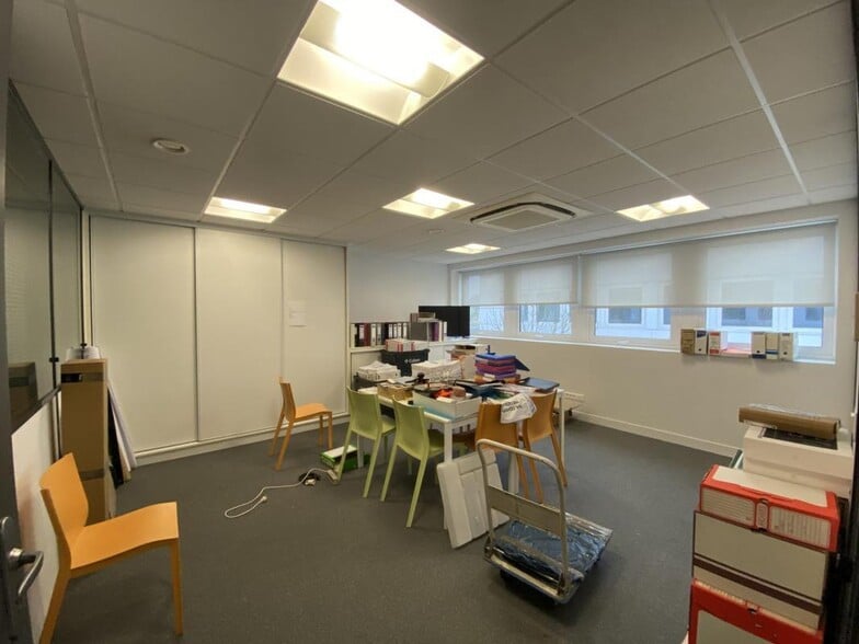 Office in Orléans for lease - Interior Photo - Image 3 of 4