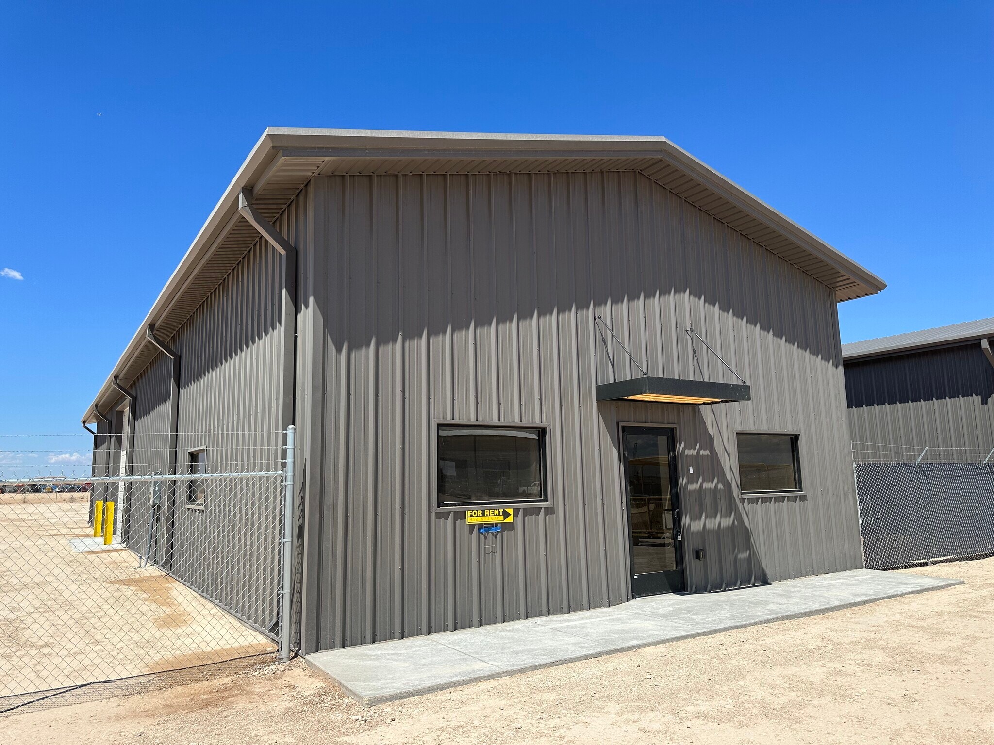 1608 S County Road 1101, Midland, TX à louer Photo du bâtiment- Image 1 de 29