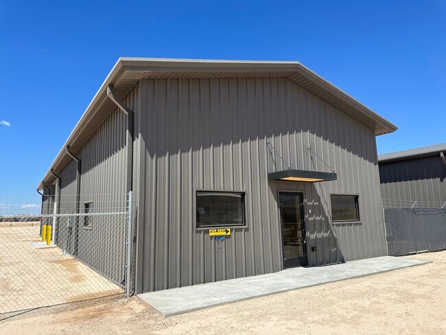 Plus de détails pour 1608 S County Road 1101, Midland, TX - Industriel à louer