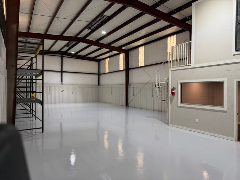 5738 Hogue St, Houston, TX for lease - Building Photo - Image 3 of 9
