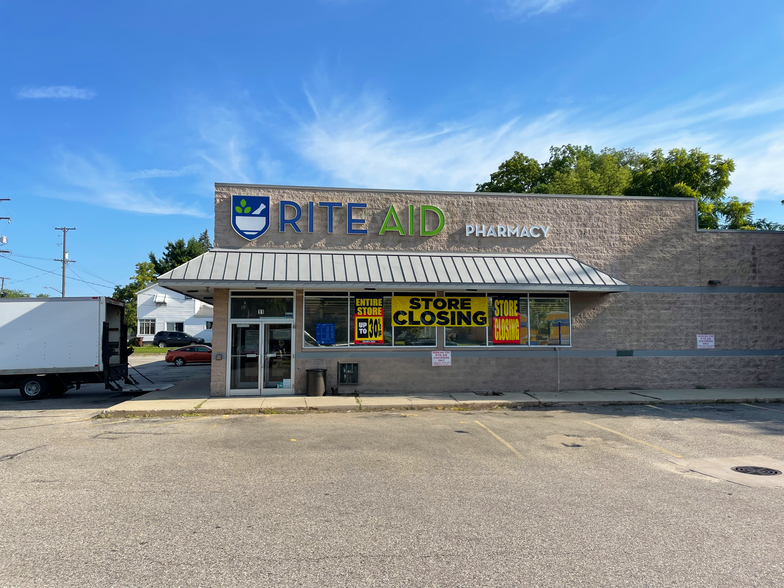 11 E Division St, Sparta, MI for lease - Building Photo - Image 1 of 12