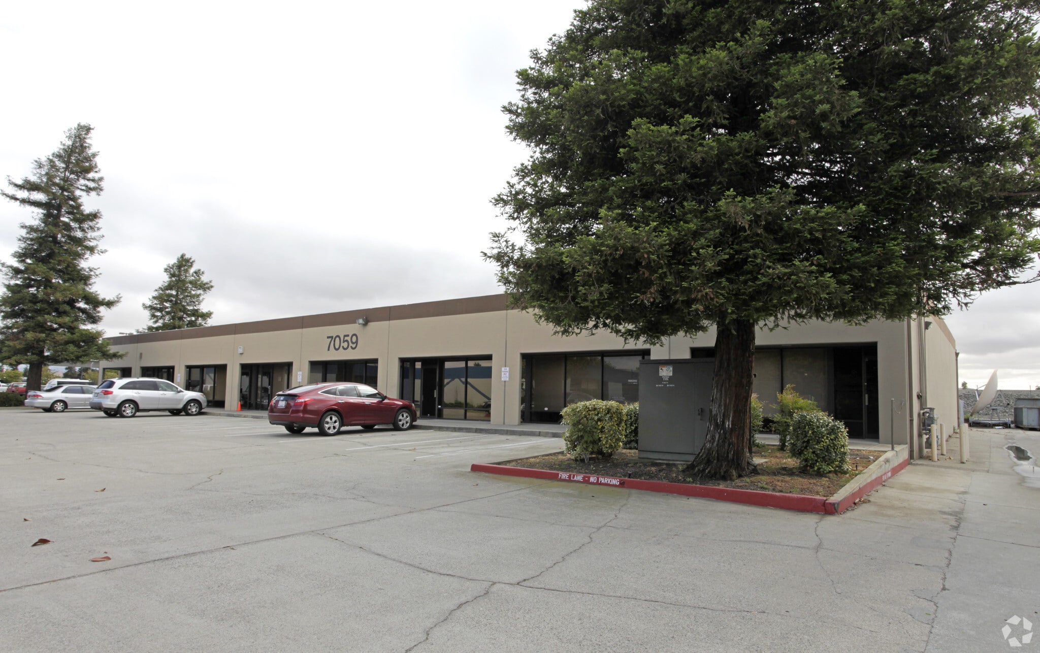 7059 Commerce Cir, Pleasanton, CA for lease Primary Photo- Image 1 of 22