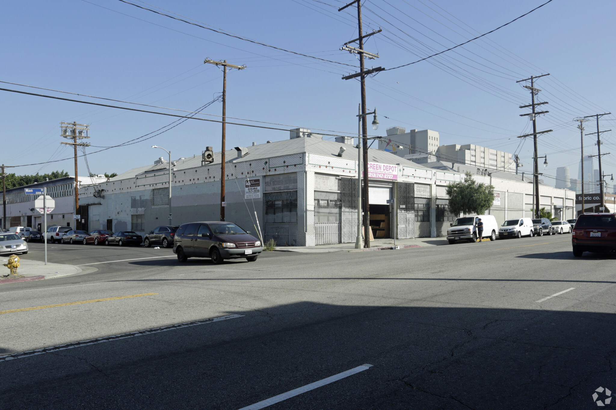 2121 S Main St, Los Angeles, CA for lease Building Photo- Image 1 of 9