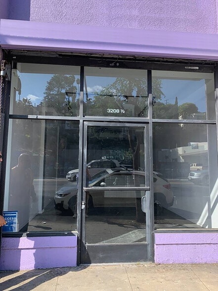 3208 W Sunset Blvd, Los Angeles, CA for lease - Building Photo - Image 3 of 7