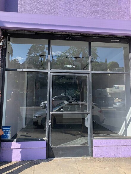 3208 W Sunset Blvd, Los Angeles, CA à louer - Photo du bâtiment - Image 3 de 7