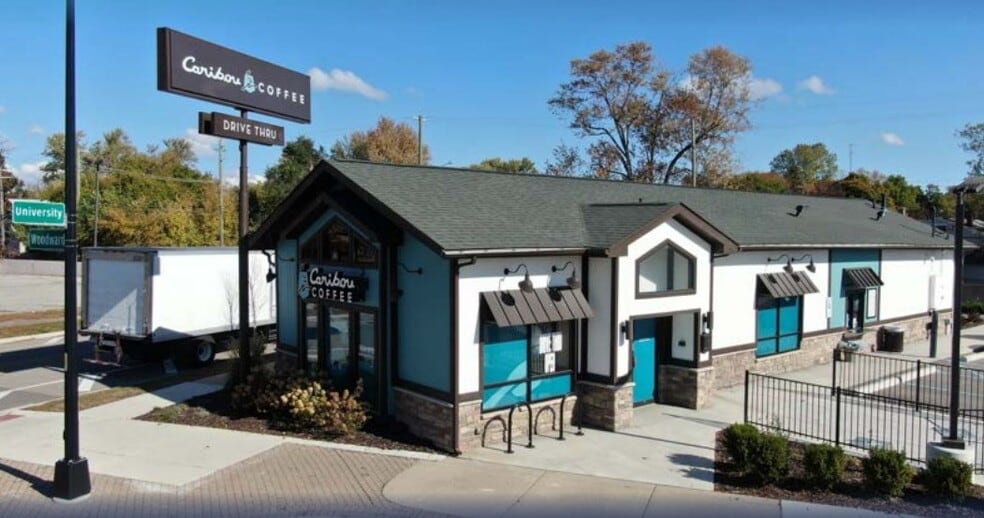 22134 Woodward Ave, Ferndale, MI for lease - Building Photo - Image 2 of 10