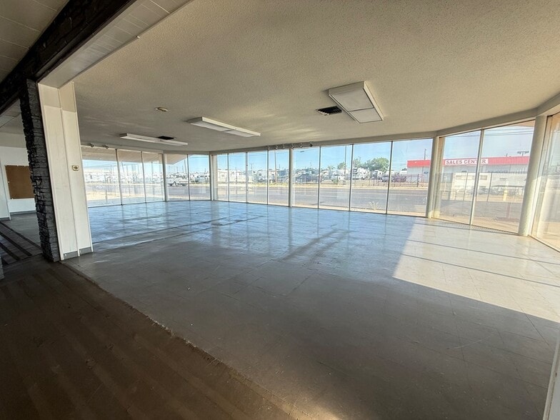 1510 E 2nd St, Odessa, TX for lease - Building Photo - Image 3 of 32