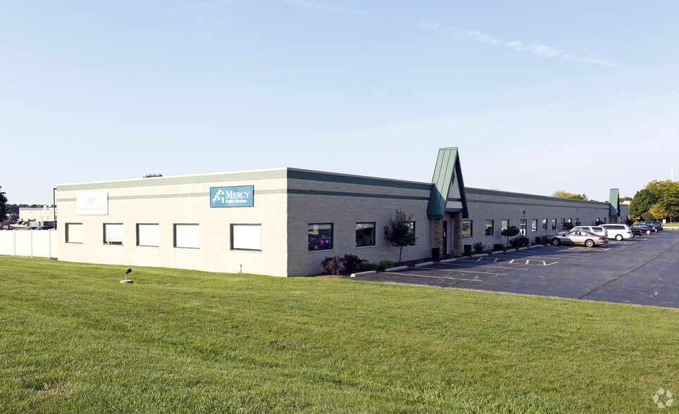 3521 Briarfield Blvd, Maumee, OH for lease - Primary Photo - Image 2 of 7