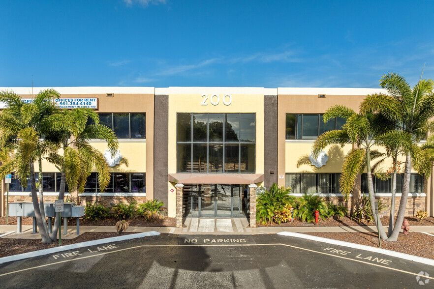 200 Knuth Rd, Boynton Beach, FL for lease - Primary Photo - Image 1 of 7