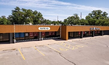 4800 W Maple St, Wichita, KS for lease Interior Photo- Image 2 of 19