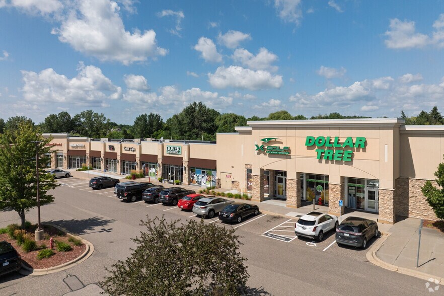 302-318 Clydesdale Trl, Medina, MN for lease - Building Photo - Image 2 of 4