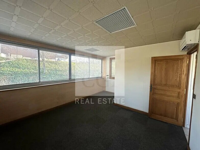 24 Rue Des Aulnes, Champagne-au-Mont-d'Or for lease - Interior Photo - Image 3 of 6