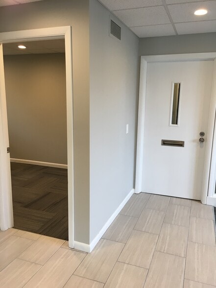 888 Long Pond Rd, Greece, NY à vendre - Photo intérieure - Image 3 de 35