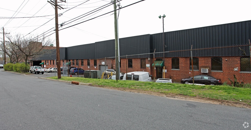 141 Lanza Ave, Garfield, NJ for lease - Building Photo - Image 3 of 8