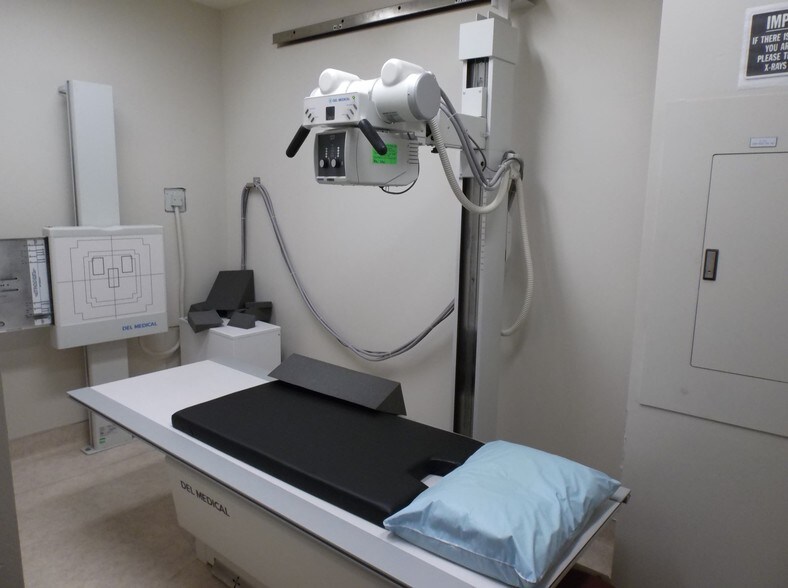 2725 16th St, Bakersfield, CA à vendre - Photo intérieure - Image 3 de 12