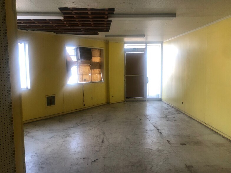 5656 W Washington Blvd, Los Angeles, CA à louer - Photo du bâtiment - Image 3 de 4