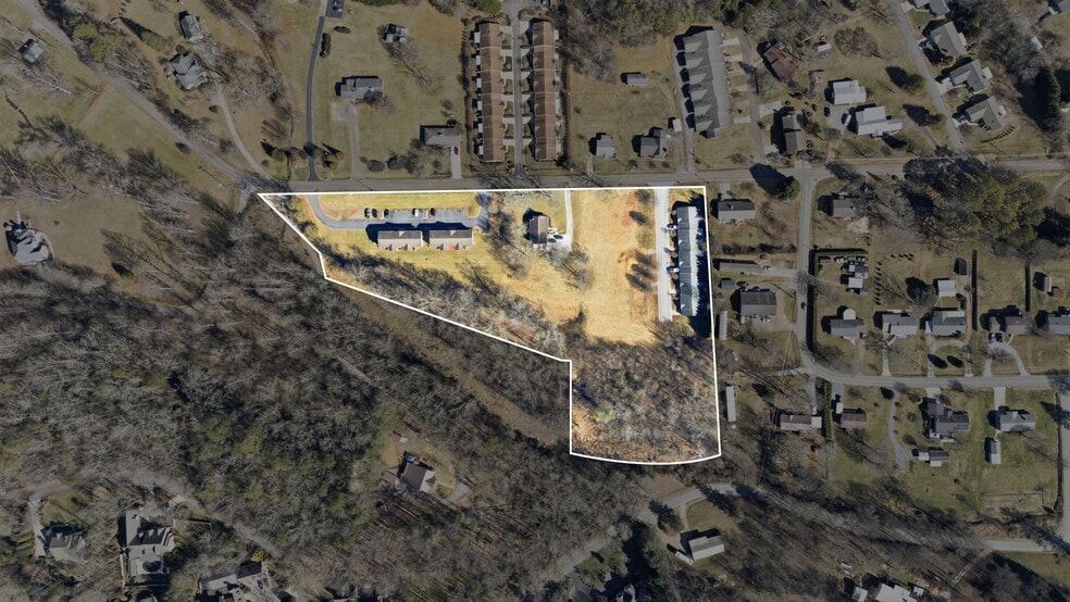 520 Baird Cove Rd, Franklin, NC for sale - Primary Photo - Image 1 of 83