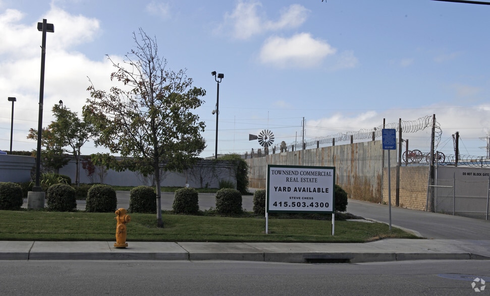 3680 Depot Rd, Hayward, CA for lease - Building Photo - Image 2 of 2