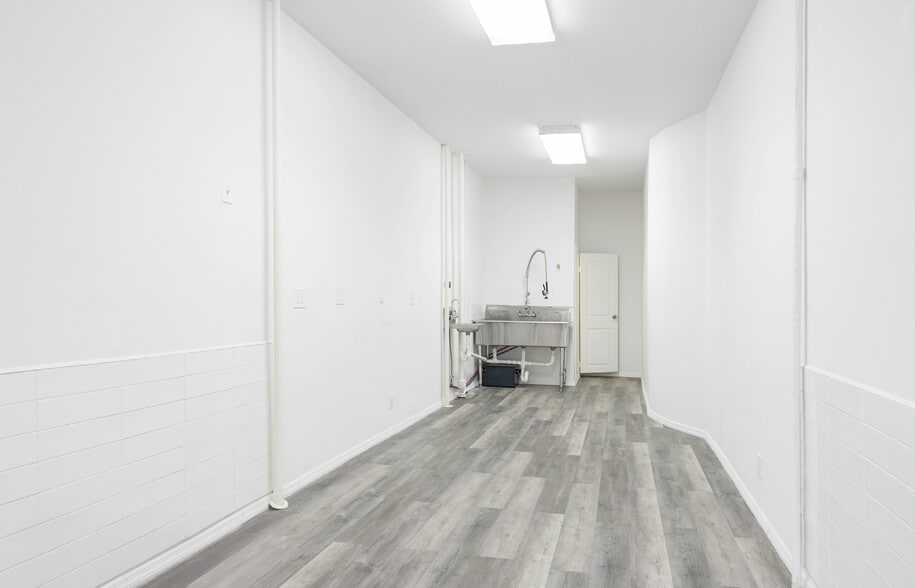 390 Metropolitan Ave, Brooklyn, NY à louer - Photo du bâtiment - Image 3 de 20