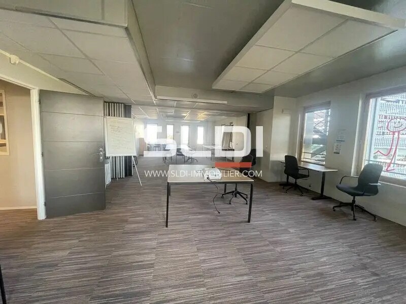 Avenue Lionel Terray, Jonage for sale Interior Photo- Image 1 of 6