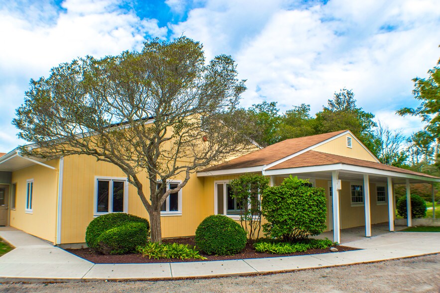 999 Main Rd, Westport, MA à louer - Photo principale - Image 2 de 2