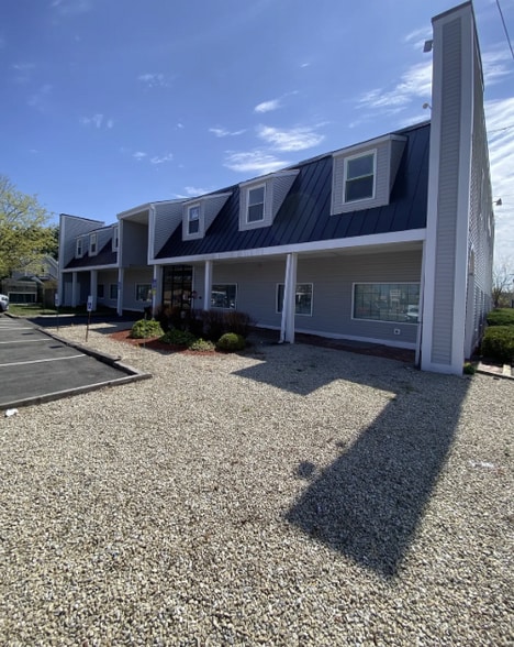 4 Birch St, Derry, NH for sale - Building Photo - Image 2 of 15