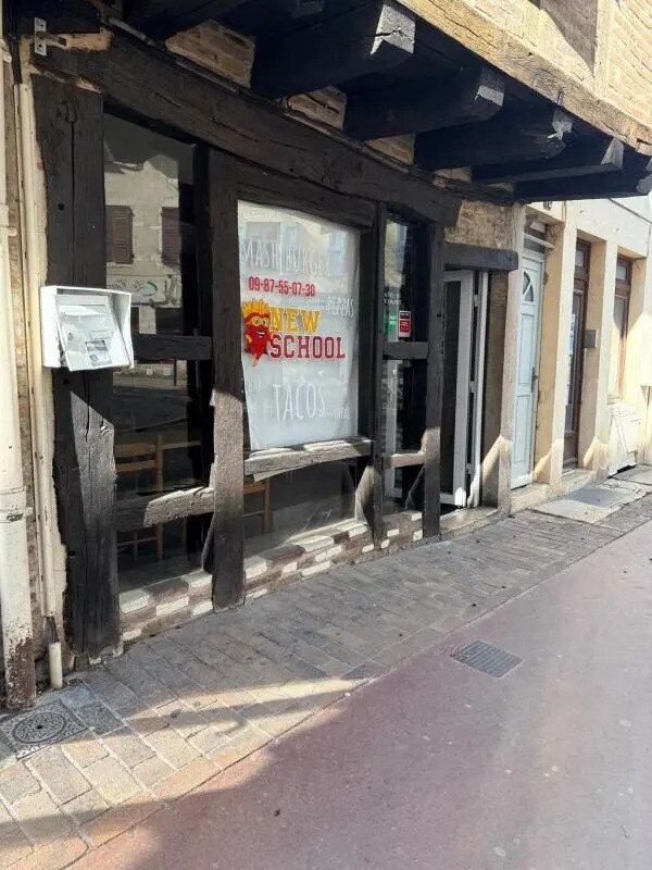 Retail in Bourg-en-Bresse for sale Building Photo- Image 1 of 9