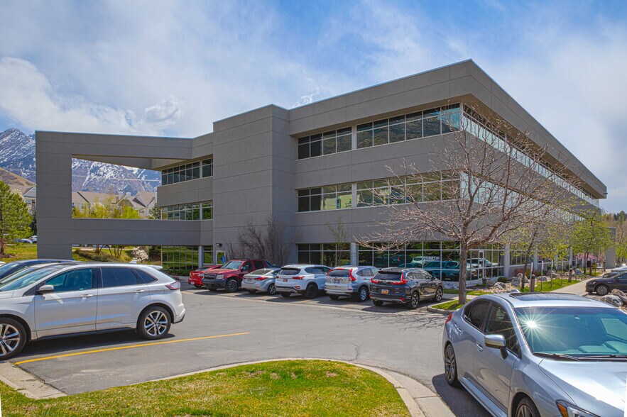 6360 S 3000 E, Salt Lake City, UT à louer - Photo du bâtiment - Image 3 de 19