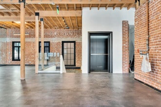 400-412 Wilshire Blvd, Santa Monica, CA for lease Interior Photo- Image 2 of 11