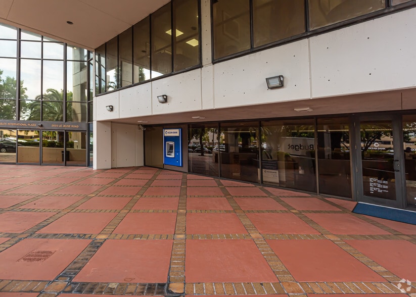 2655 Le Jeune Rd, Coral Gables, FL for lease - Building Photo - Image 2 of 18