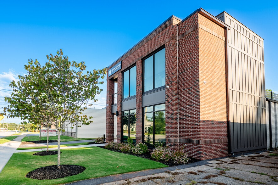 810 Pendleton St, Greenville, SC for lease - Building Photo - Image 3 of 24