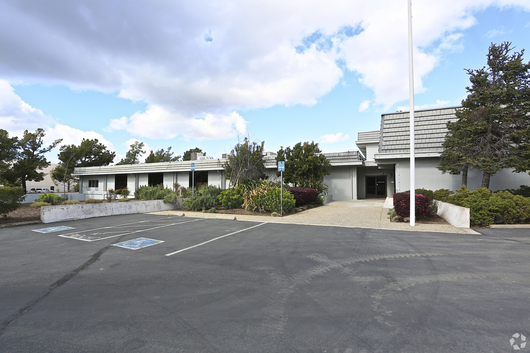 19 Davis Dr, Belmont, CA for lease Primary Photo- Image 1 of 14