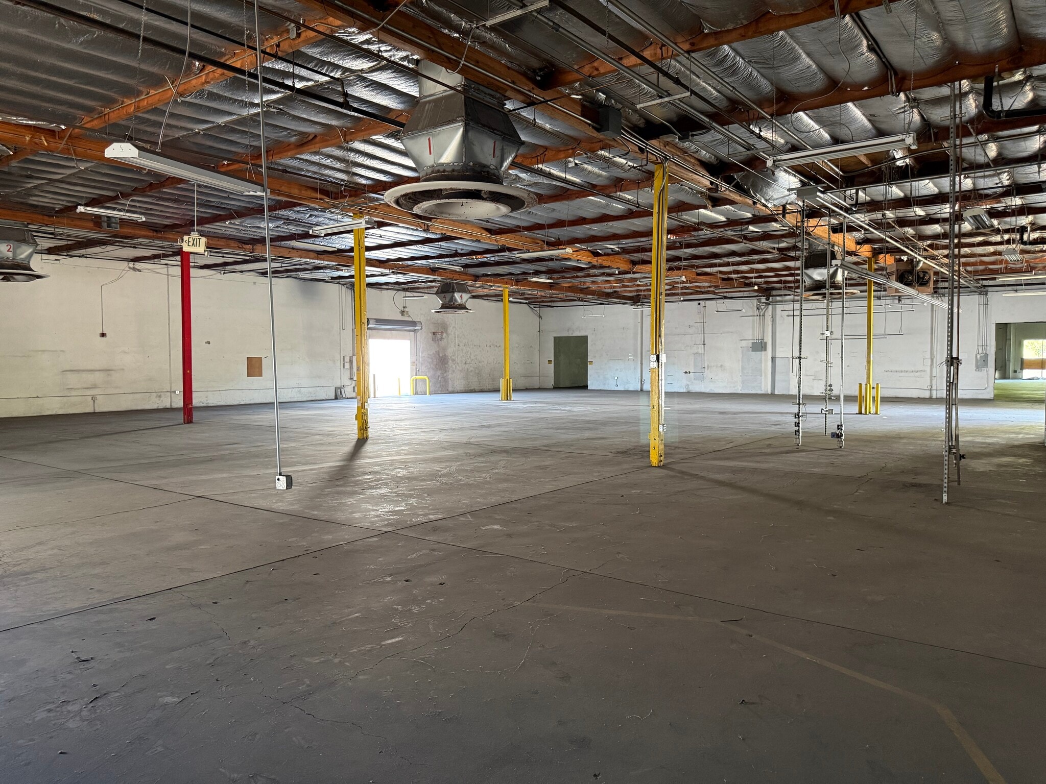 360 Commerce Cir, Sacramento, CA à louer Photo intérieure- Image 1 de 3