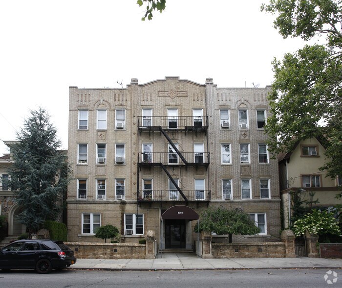 8794 15th Ave, Brooklyn, NY à vendre - Photo du bâtiment - Image 2 de 19