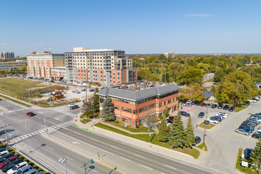 10 Unionville Gate, Markham, ON à louer - Photo du bâtiment - Image 3 de 4