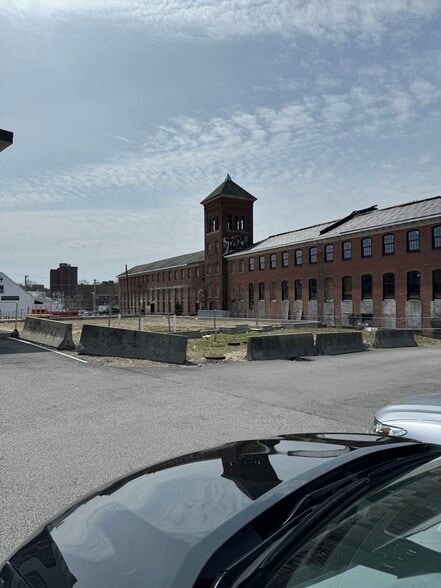 66 Branch Ave, Providence, RI for lease - Building Photo - Image 2 of 5