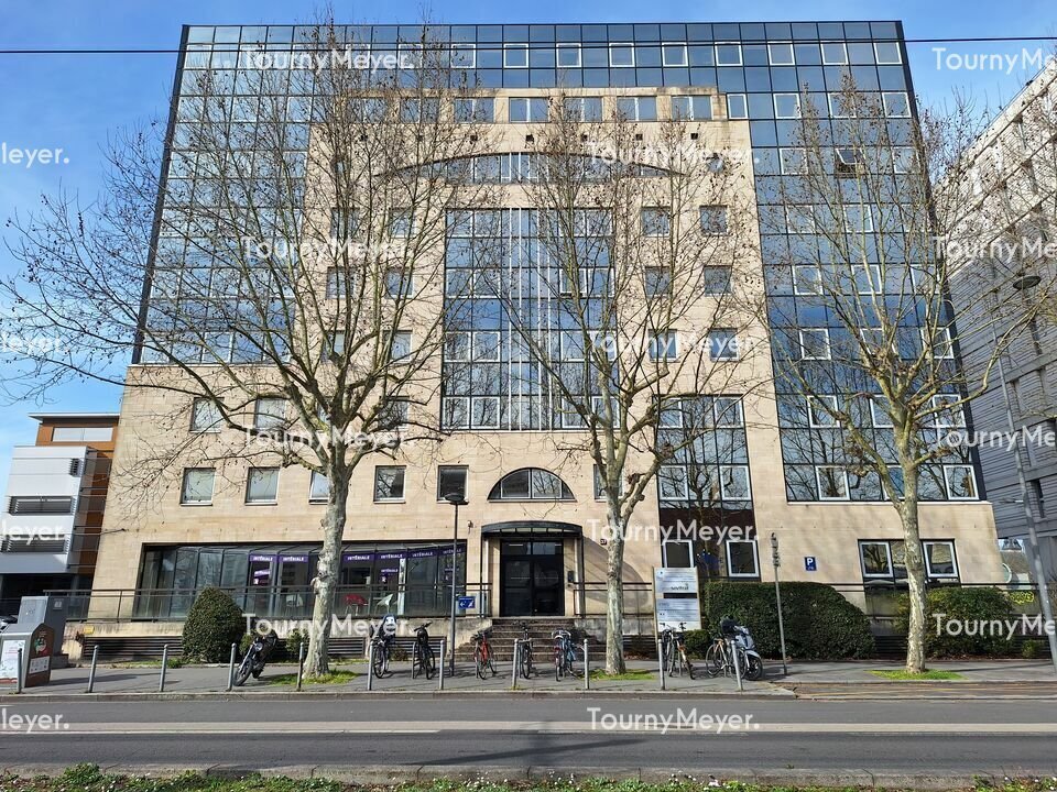 Office in Bordeaux for lease Building Photo- Image 1 of 4