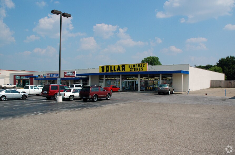 6532-6546 Meadowbrook Dr, Fort Worth, TX à louer - Photo principale - Image 3 de 3