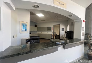 2260 W Orange Grove Rd, Tucson, AZ for lease Interior Photo- Image 2 of 7