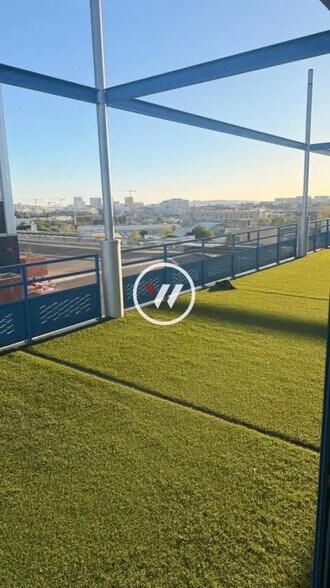 Office in Marseille for lease - Building Photo - Image 2 of 8