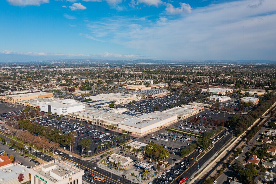 5233 Clark Ave, Lakewood, CA for sale - Aerial - Image 3 of 4