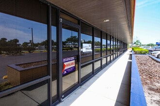9280 Bay Plaza Blvd, Tampa, FL for lease Building Photo- Image 1 of 4