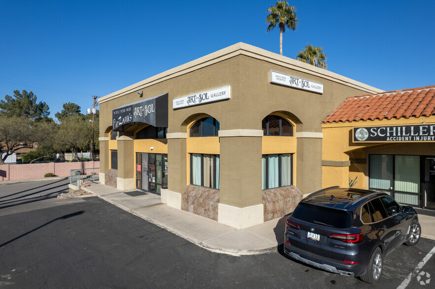 2921 E Fort Lowell Rd, Tucson, AZ à louer - Photo du bâtiment - Image 3 de 8