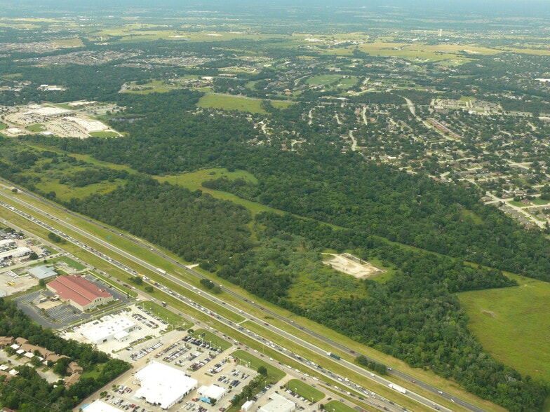 North Earl Rudder Freeway, Bryan, TX for sale - Building Photo - Image 3 of 7